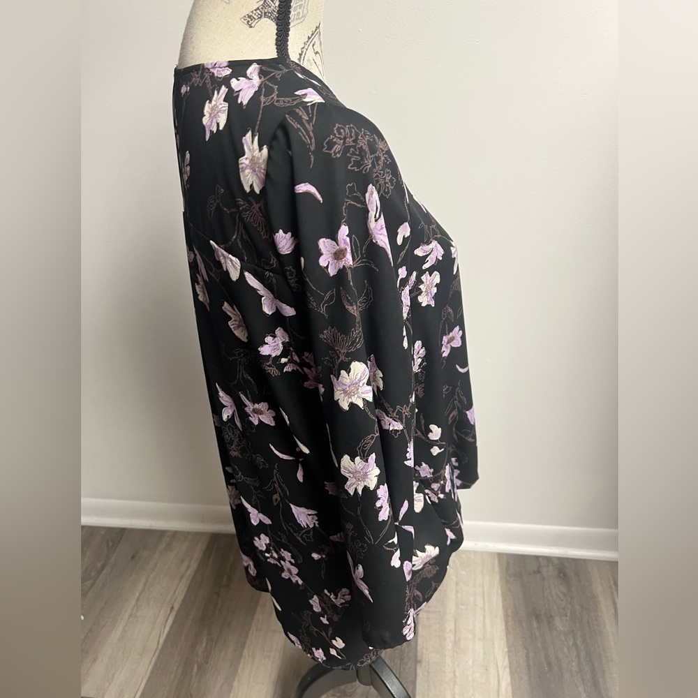 NWOT Black Wrap 3/4 Sleeve Blouse! - Picture 4 of 13